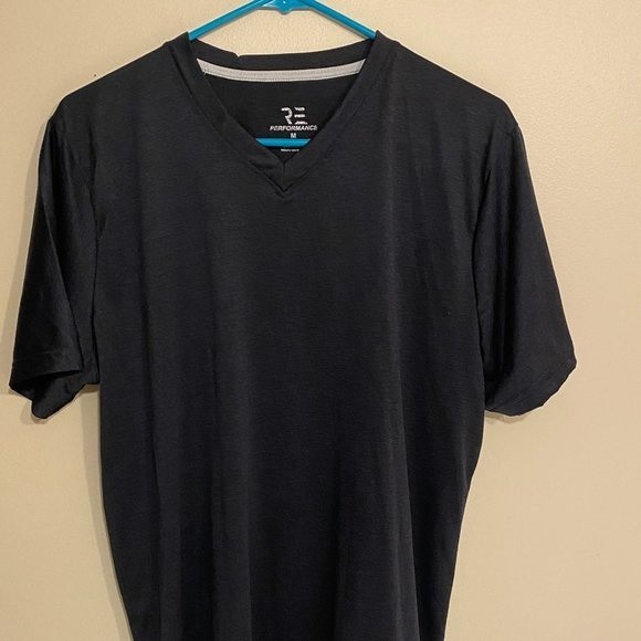 Performance Men's Shirt, Size M, Black SS V-Neck, 100% Polyester - Picture 1 of 3